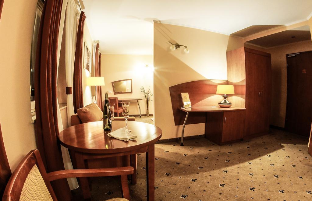Hotel City Grudziądz Rum bild