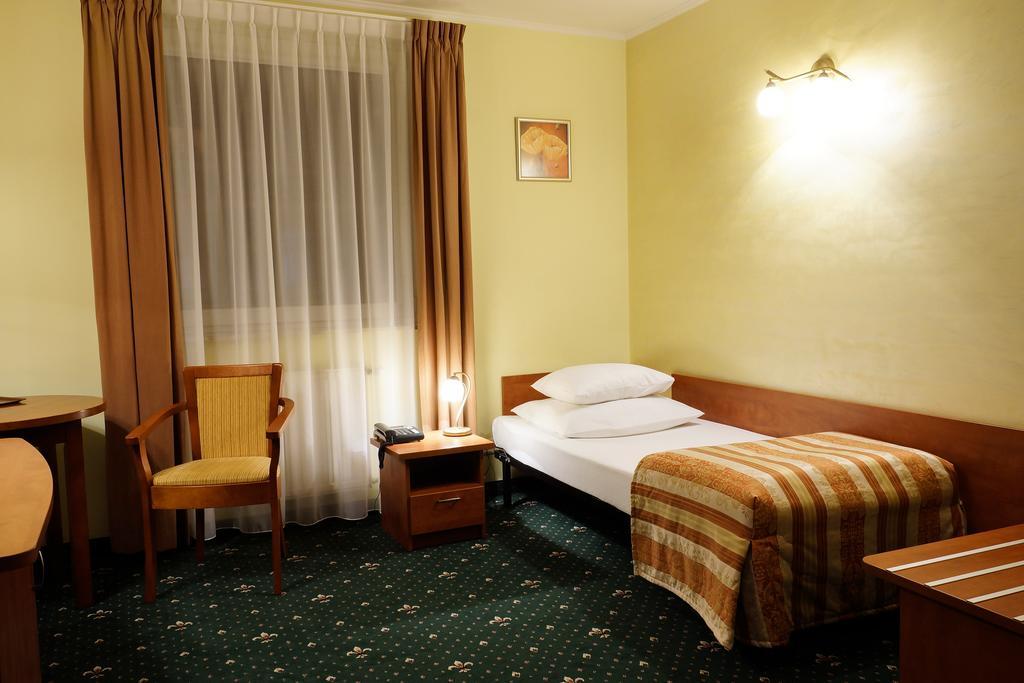 Hotel City Grudziądz Rum bild