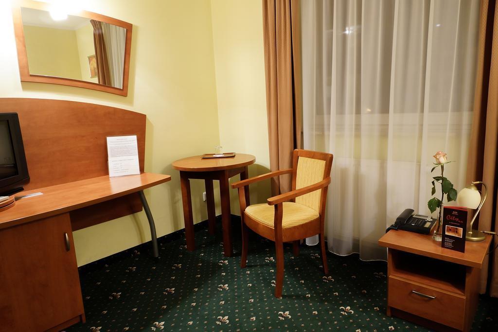 Hotel City Grudziądz Rum bild